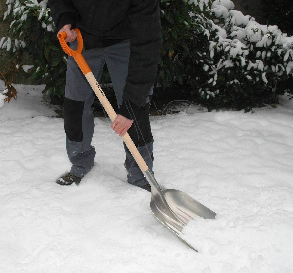 Fiskars Graan/ Sneeuwschep Aluminium 5 Fiskars Graan/ Sneeuwschep Aluminium - Afbeelding 3